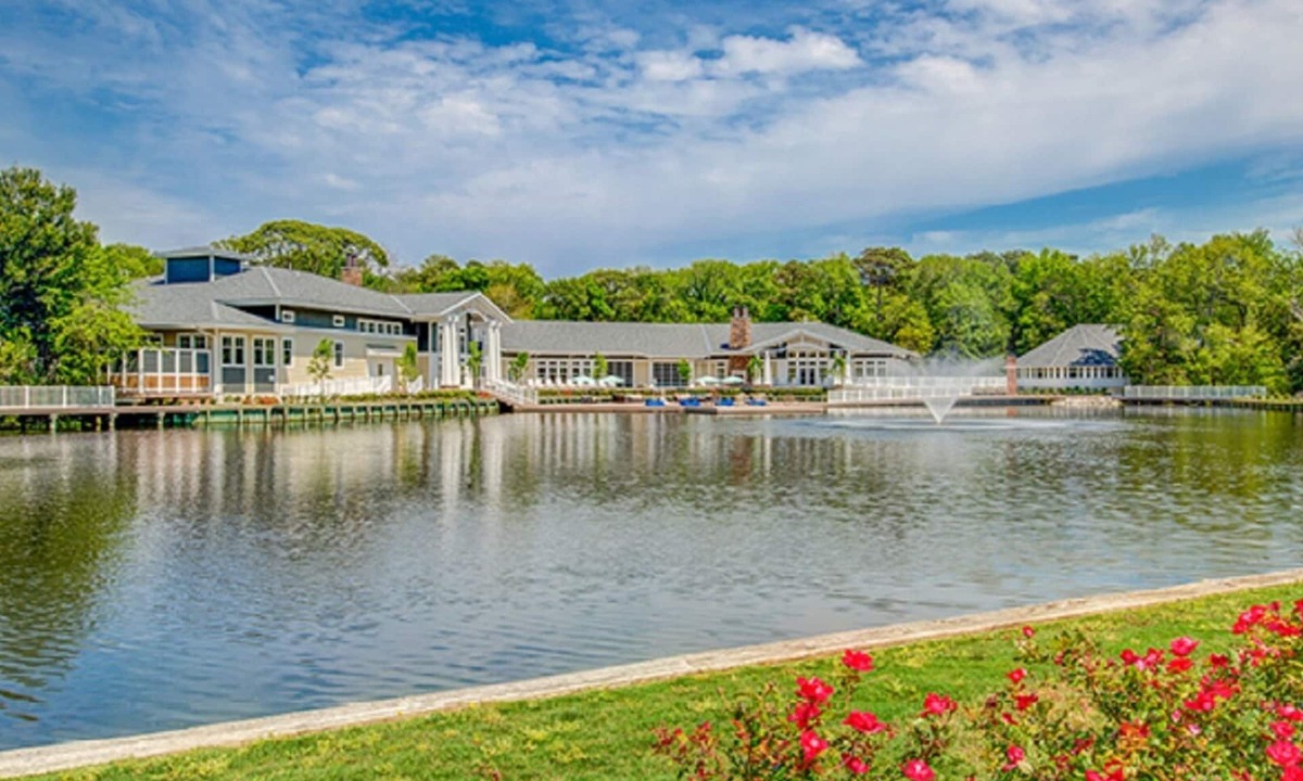 Sea Scape Condo | 1 BDRM~ ON THE BEACH~ BEACHWOODS RESORT~ INDOOR & OUTDOOR POOLS~ LAKES~ TRAILS