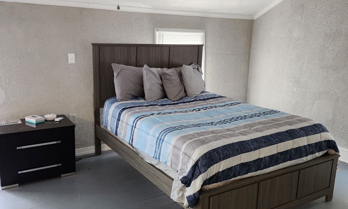 Hopewell House | 1 Bedroom House that Sleeps up to 3