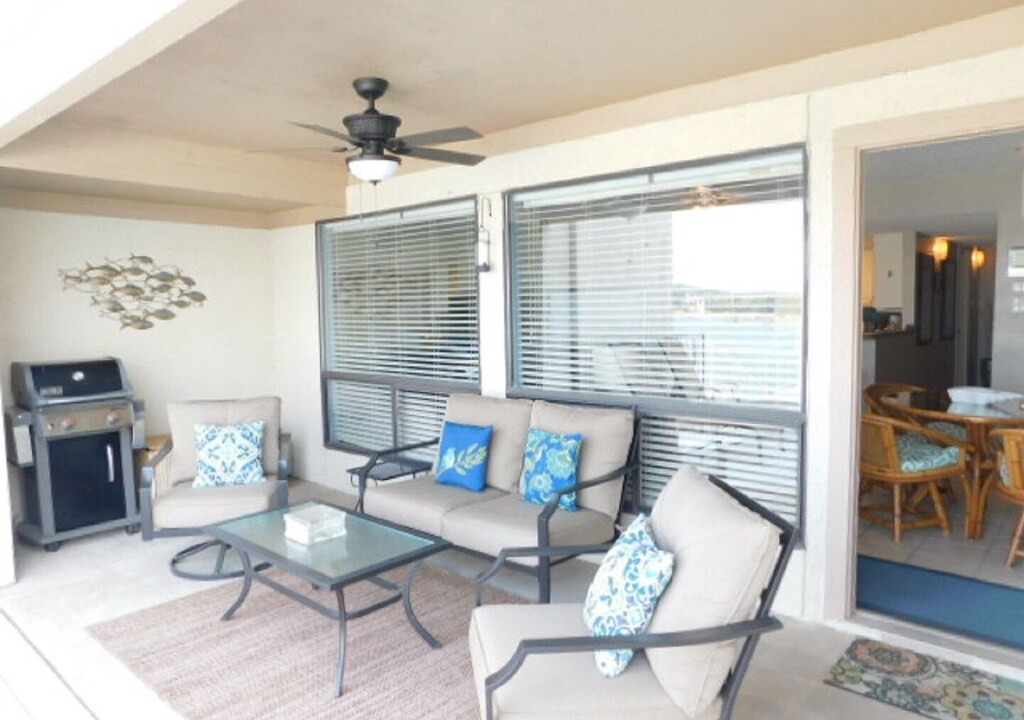Briarcliff Apartment | 1 BR Waterfront Condo with lake access, pool & hot tub
