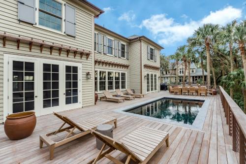 Vanderhorst Plantation House | 1 Nicklaus Lane by Akers Ellis Rentals