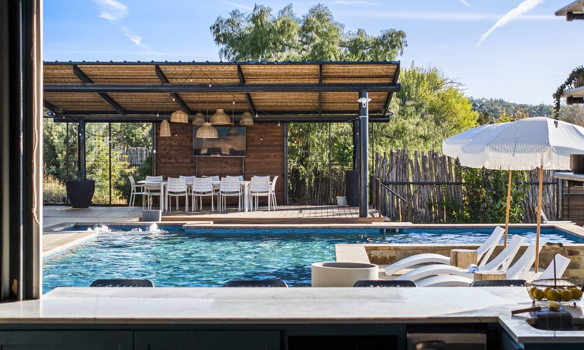 Dripping Springs House | 10 Bedroom | Pool | Hot tub | Pickleball | Firepit