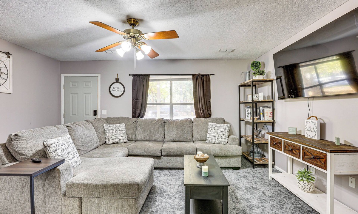 Pooler Cottage | 12 Mi to Dtwn Savannah: Remodeled Family Getaway!