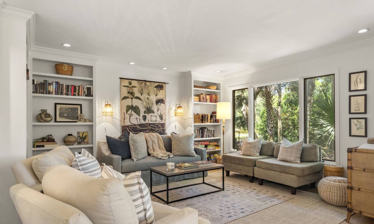 West Beach Village Condo | 1324 Fairway Oaks: 3BR, Pet Friendly, Near Beach, Beach Gear/Bike Credit