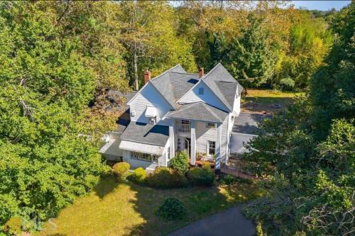 Baldwin House | 1875 Historic Manor, 5 Acres Near Helen & Wineries