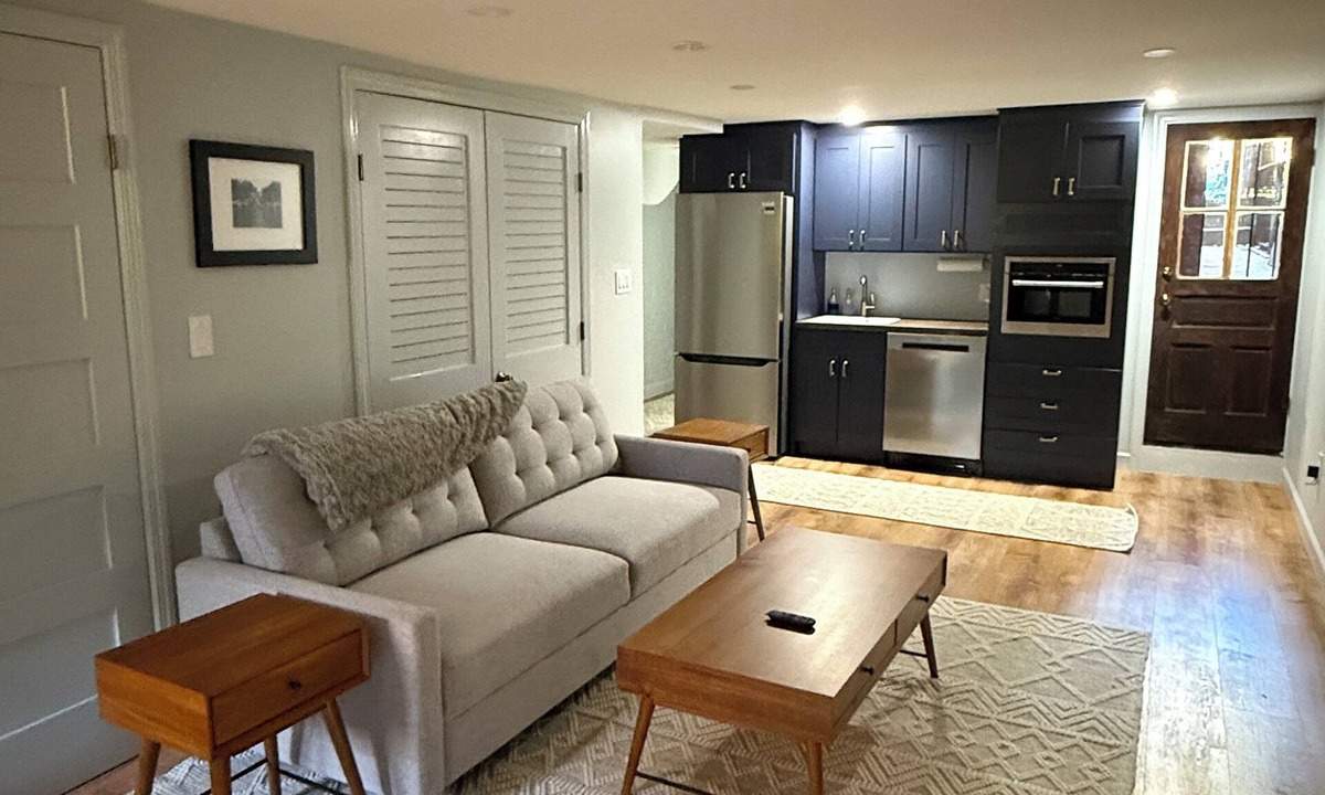 Bloomingdale Apartment | 1BR Bloomingdale Retreat with Private Entry. Walkable & Quiet Neighborhood.