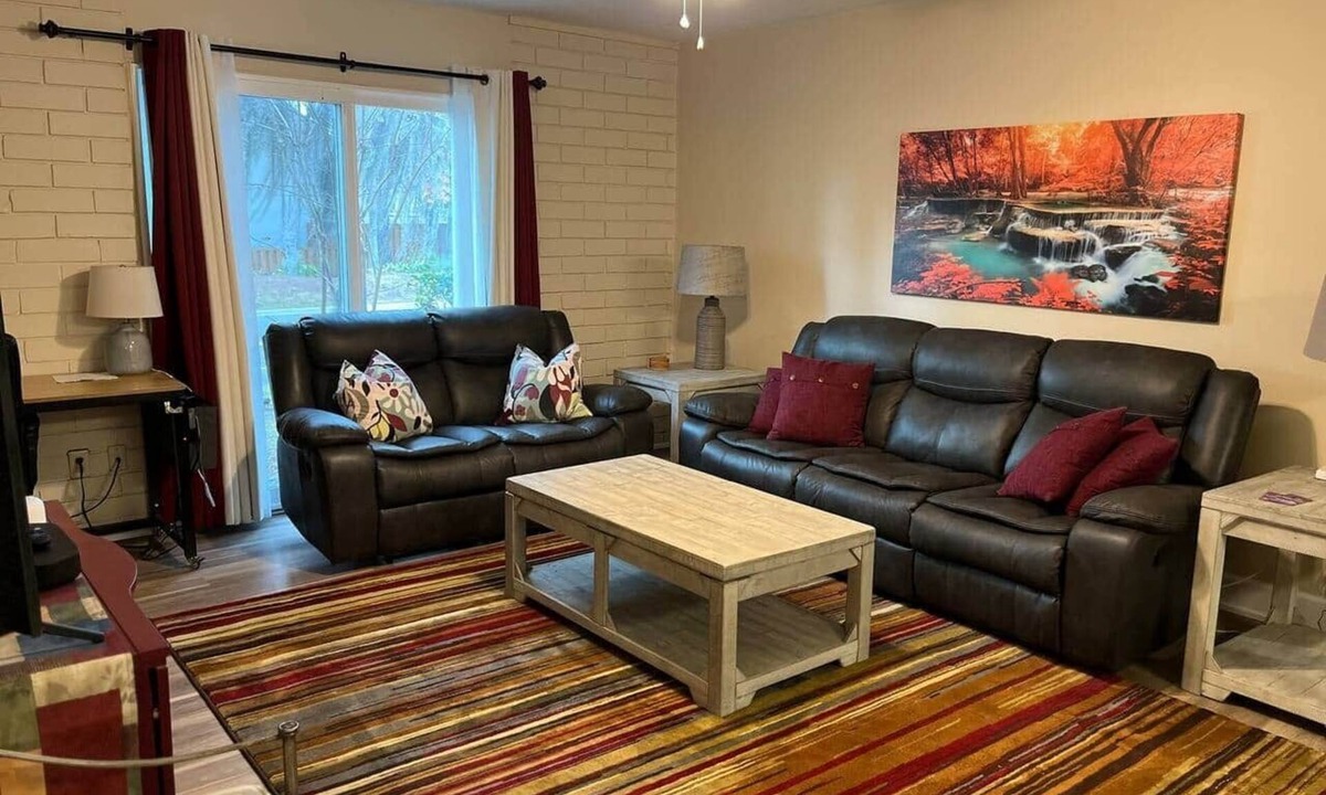 Gainesville Condo | 2 bedroom 1 bath condo 1 block to Shands (4)