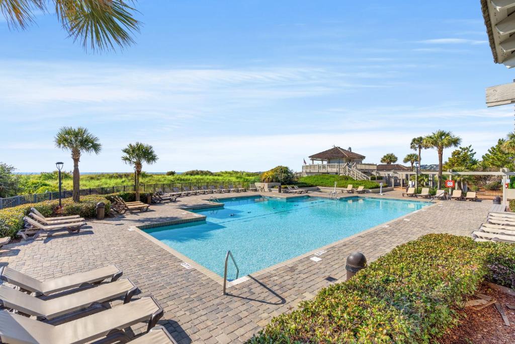 Myrtle Beach Apartment | 2 Bedroom Condo at Ocean Creek Resort - 7 Pools, Hot Tub, Beach Shuttle