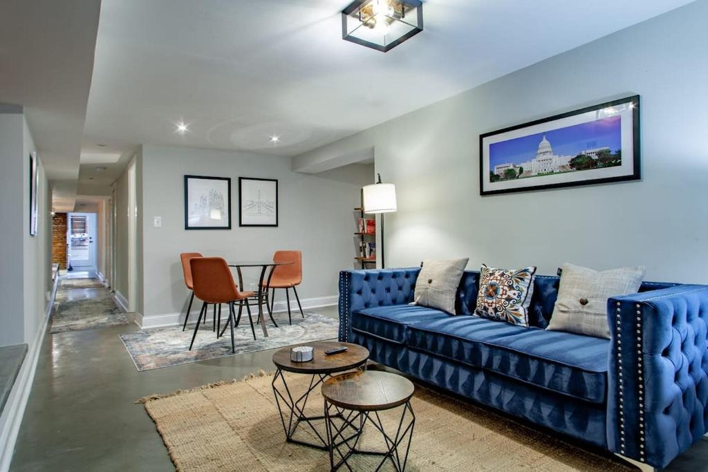Petworth Apartment | 2-BR Petworth Pad Walk to METRO Subway