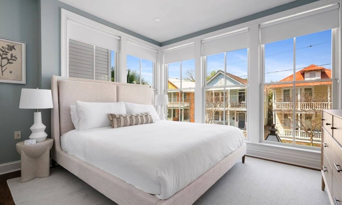 Cannonborough Elliotborough Villa | 2 Luxury Houses w/Patios | 1 Block from King St