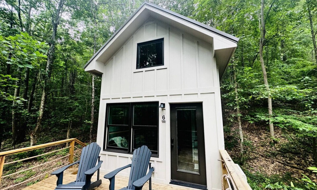Groveoak Cabin | #2 (Maple) Luxury Treehouse near Lake Guntersville
