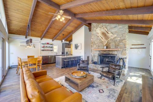 Beech Mountain House | 2 Mi to Beech Mtn Resort: Family Home w/Hot Tub!