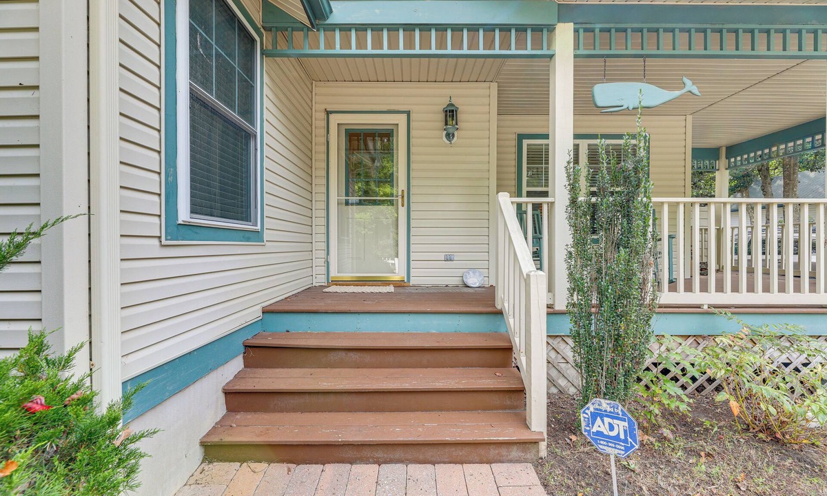 Ocean View Cottage | 2 Mi to Bethany Beach! Family Getaway w/Deck