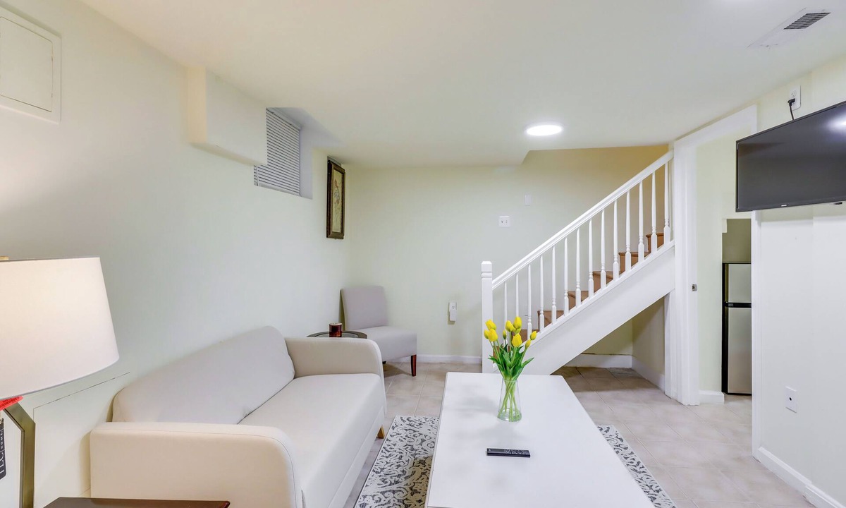 Bloomingdale Apartment | 2 Mi to Dtwn DC: 1BD Apt Near Howard University