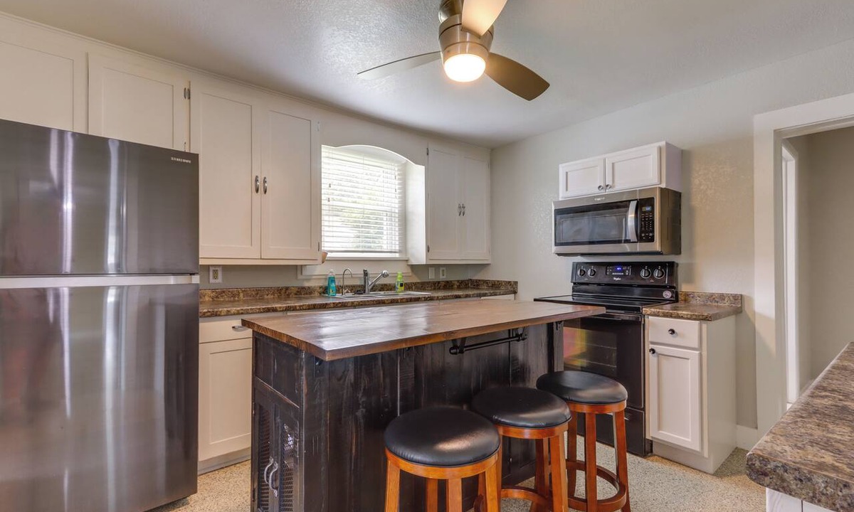 Carthage House | 2 Mi to Spring River Fishing! Quiet Escape w/Yard