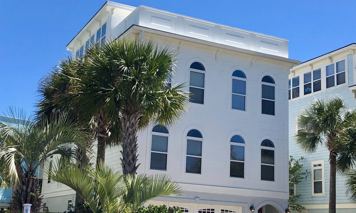 Isle of Palms House | 2 Rooftop decks, pool/elevator. Downtown IOP, 1 blk from beach. Pet friendly!