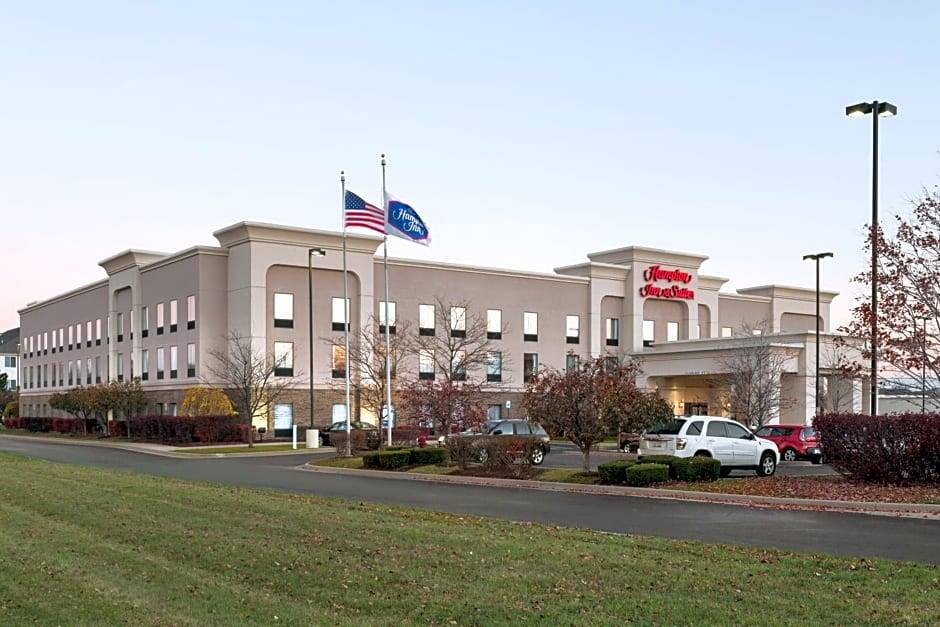 Sterling Heights Hotel | 2-Star Hotel ∙ Hampton Inn & Suites Detroit Sterling Heights