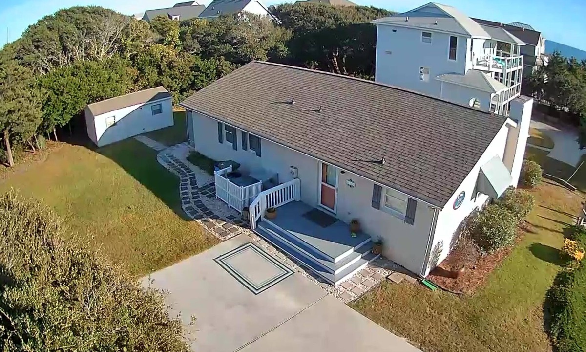 Emerald Isle House | 2 Step - Beachside 3BR/3BA in Emerald Isle, NC