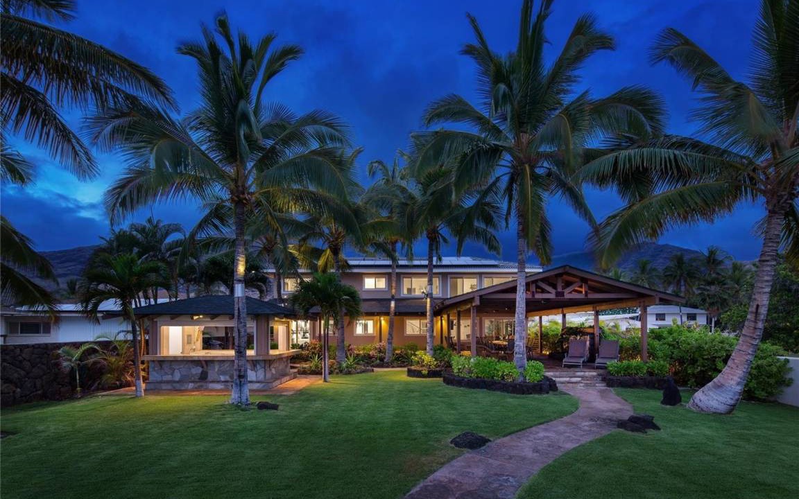 Makaha House | 232 m² House ∙ 6 bedrooms ∙ 12 guests