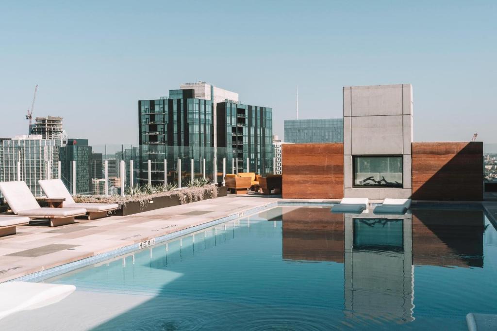 Rainey Street Historic District House | 2BD Condo-Rainey St-Best views-RT Pool