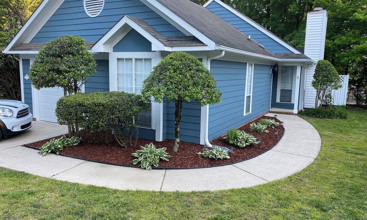 Greensboro Cottage | 2BD Cozy, Close-2-E’thing Cottage: Central to Coliseum, Downtown, Shops & Dining