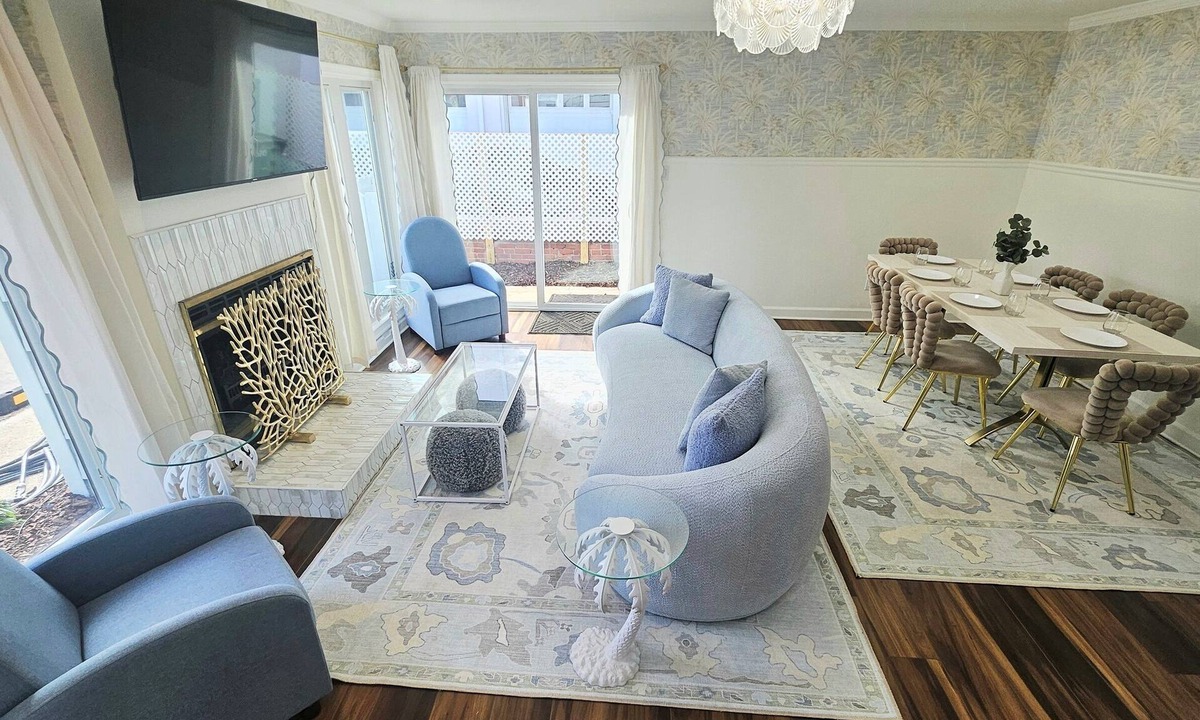 Bayview House | 2BD+Den: BeachAccess| KingBedsI FencedYard| DogsOk