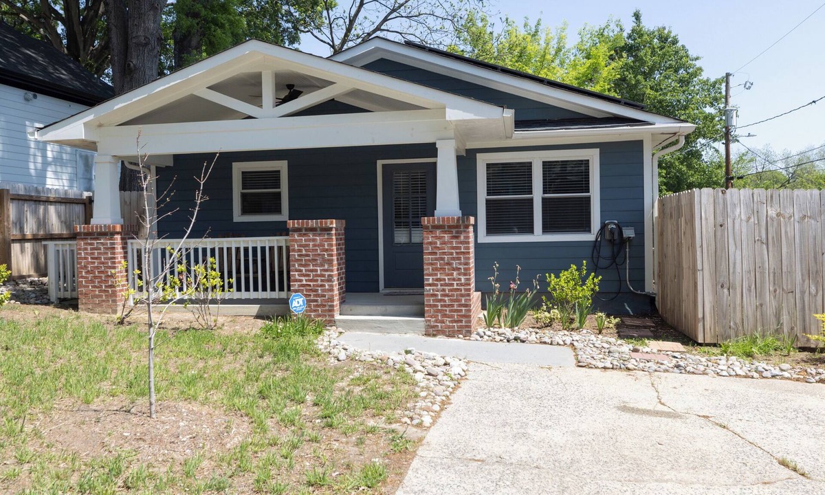 Durham House | 2BR Durham/West End House with Spare Room
