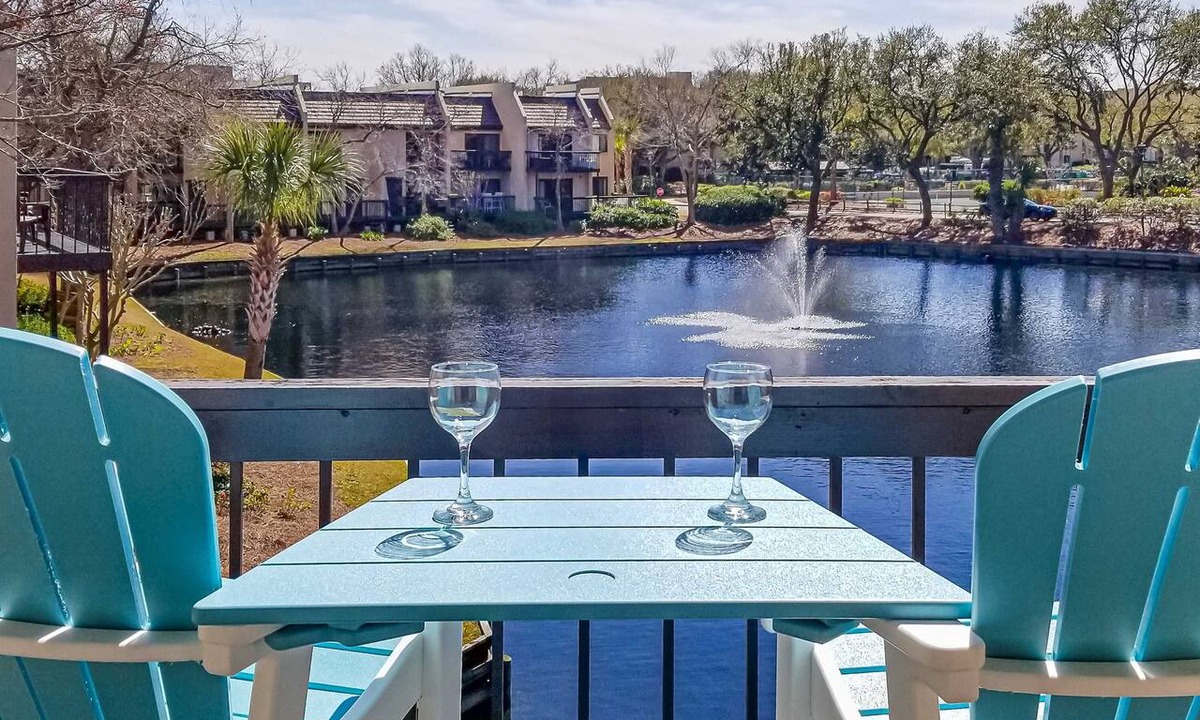 Folly Field Condo | 2nd floor Condo, pool, hot tub, pickleball, tennis & close to beach