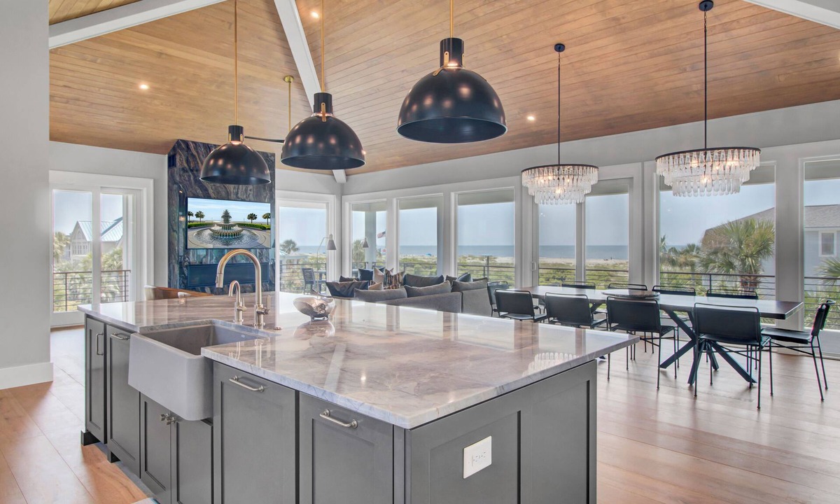 Isle of Palms House | 3 47th Avenue by AvantStay | Oceanfront + Private Pool + View