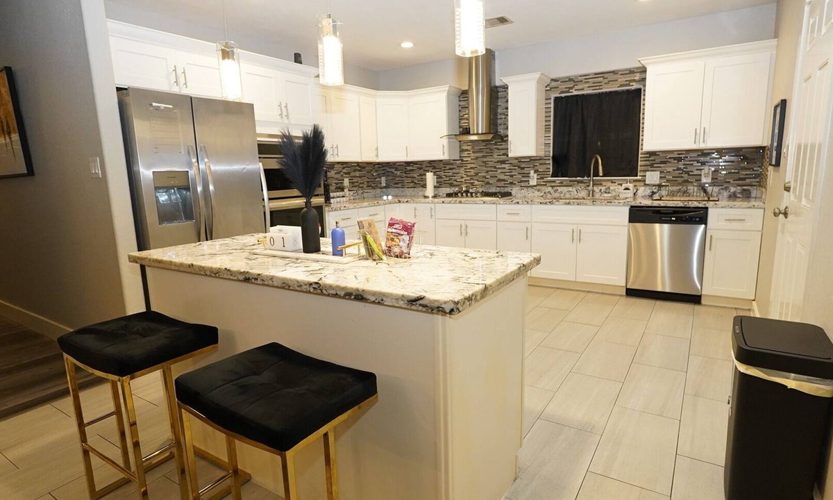 Northside House | 3-bedroom 5 beds in terrific Houston with WiFi, AC, Tvs 5 minutes from downtown