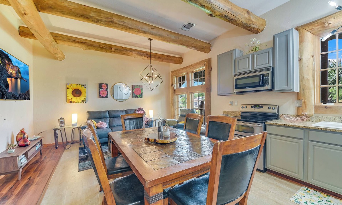 Buda Cottage | 3 bedroom cottage, peaceful and private, with pool, fitness, flowers and nature
