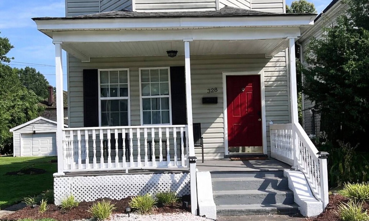 Newport News House | 3-bedroom cozy house that has a homely touch and charming feel and comfort