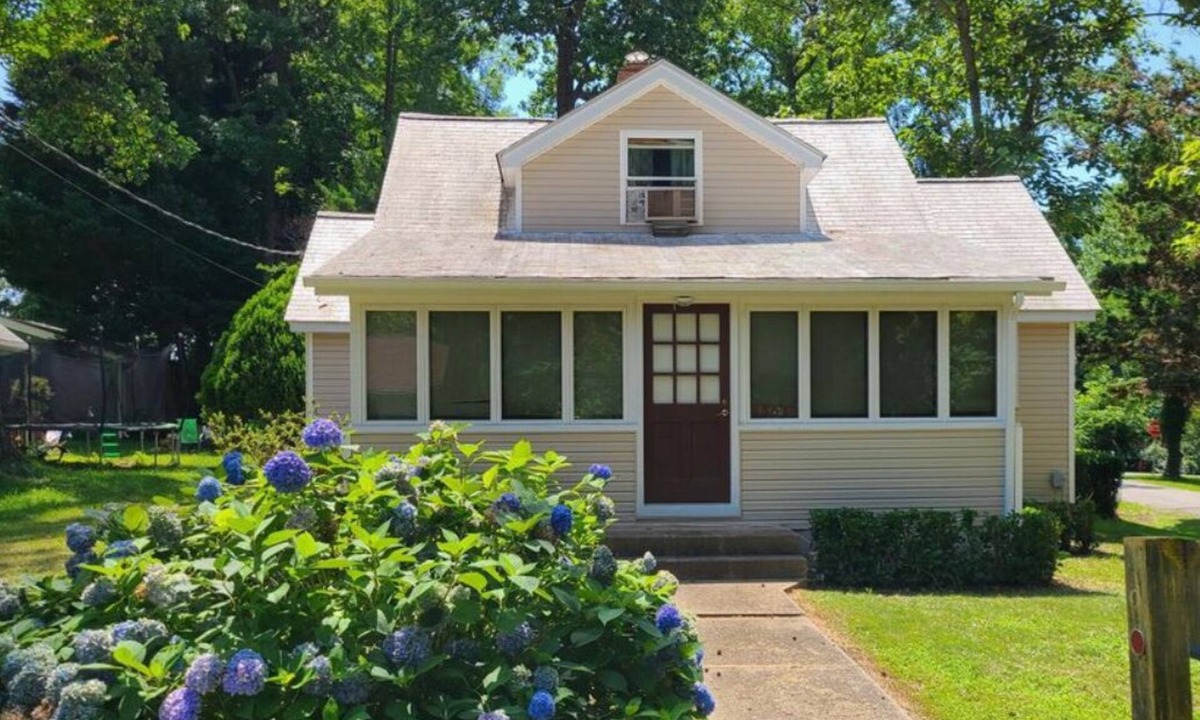 Calvert Beach-Long Beach House | 3-bedroom house in soothing Saint Leonard with AC for relaxing stays