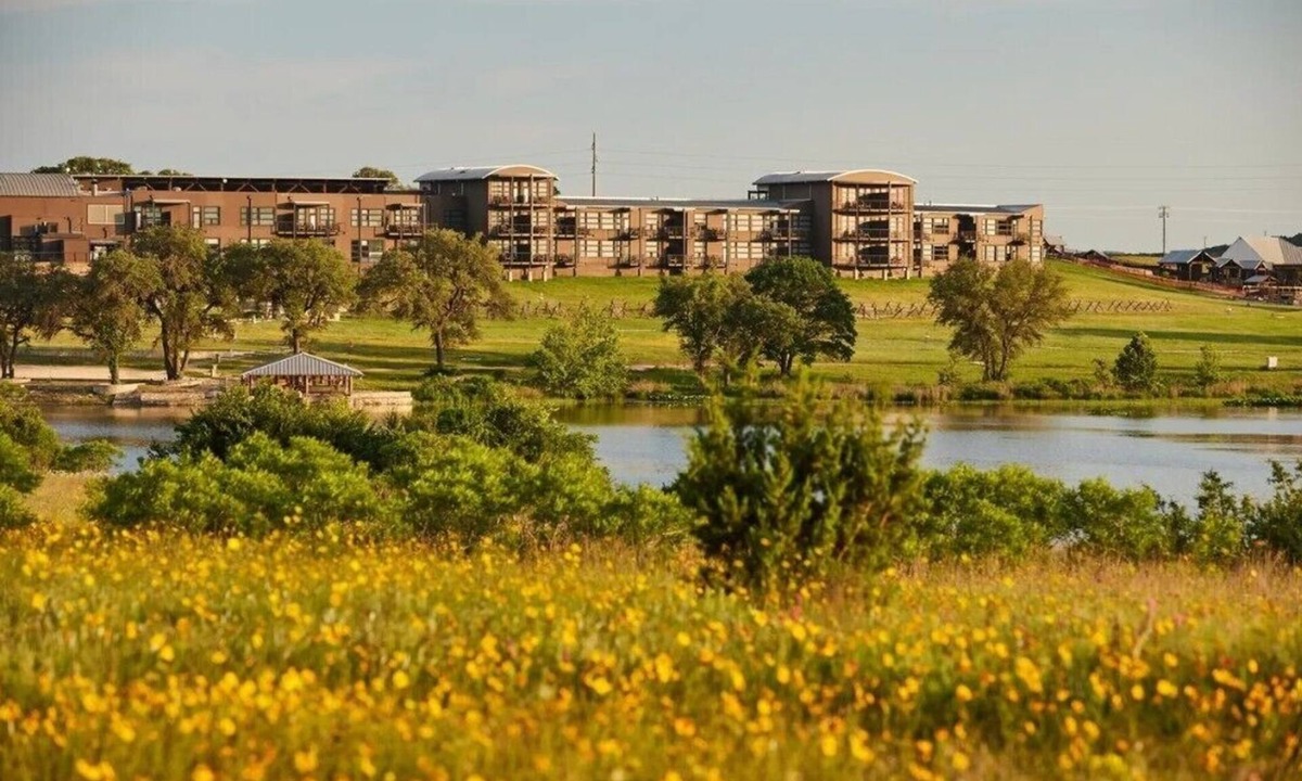 Paluxy House | 3-bedroom house in Glen Rose - made for adventure with resort amenities