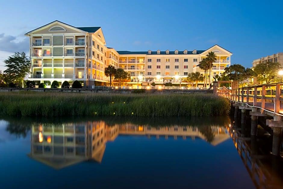 Downtown Charleston Hotel | 3-Star Hotel ∙ Courtyard Charleston Waterfront