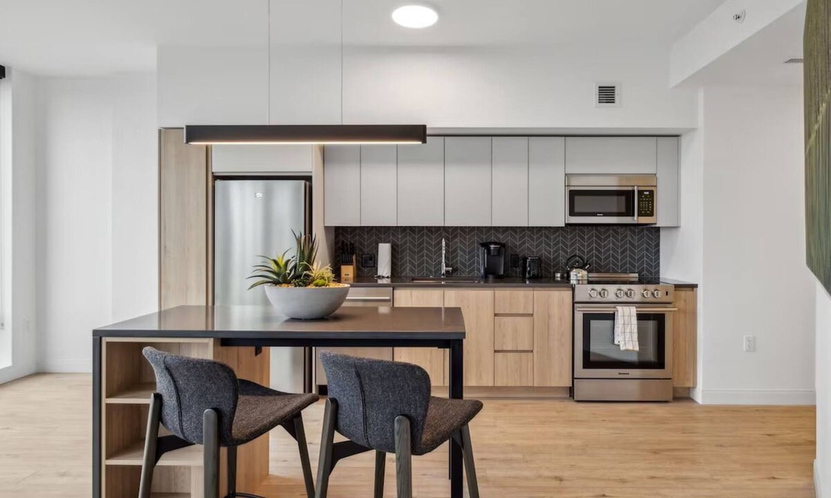 Buzzard Point Hotel | 3 Units | City Comforts w/Kitchen, Family Amenities & Pet-Friendly Stays