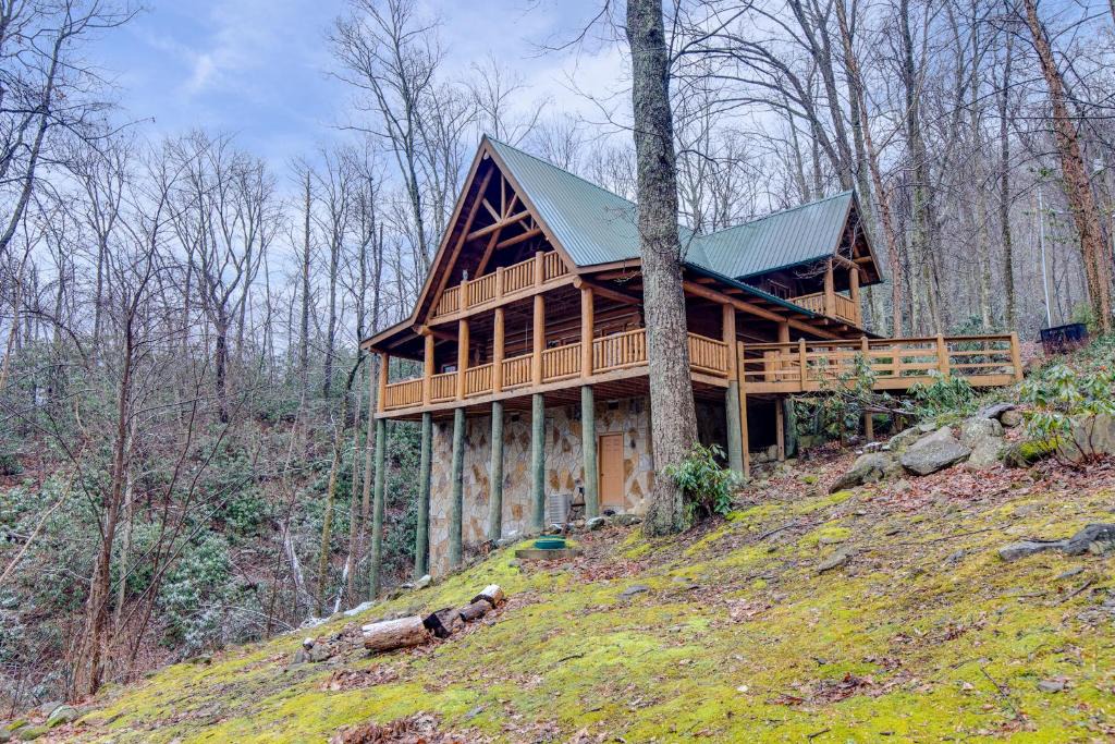 Smoky Mountains Ski Chalet | #3685 Brookside