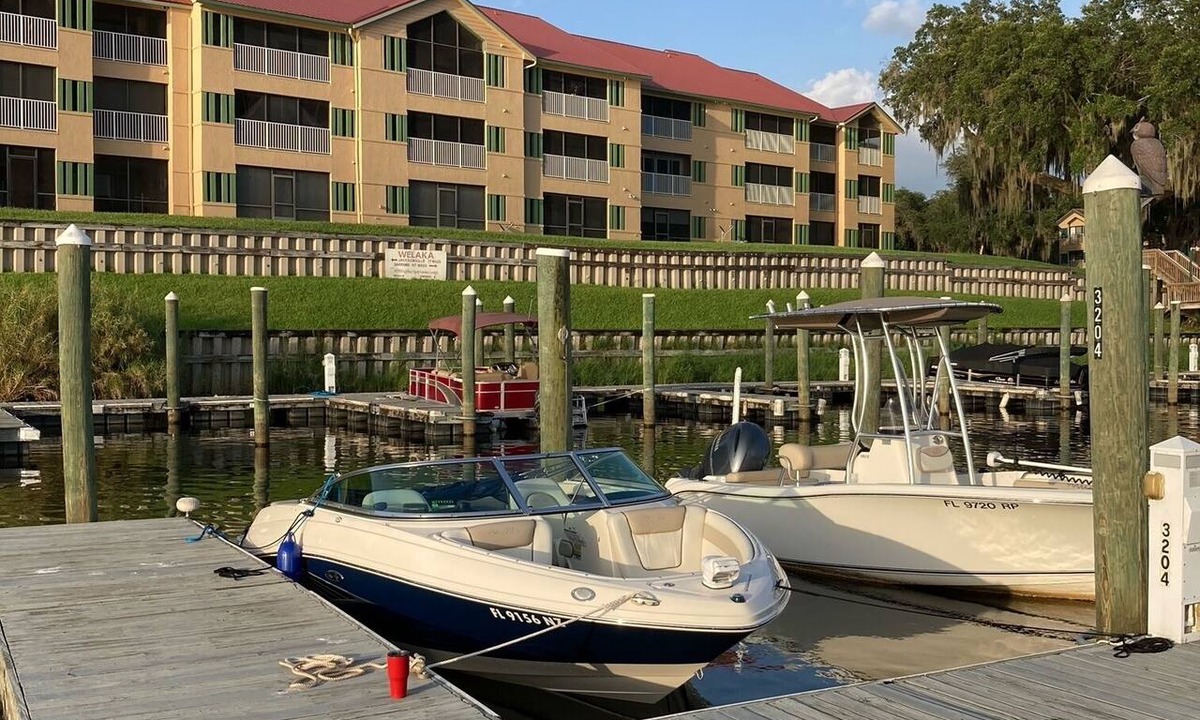 Welaka Condo | 3BR 2BA riverfront condo with a boat slip