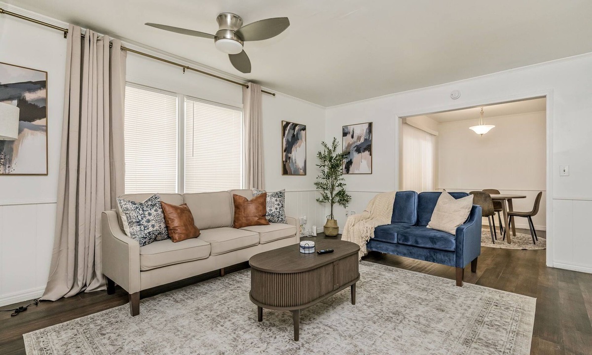 Amarillo House | 3BR/3BA Private Suites Home/Llano & Wind Crew Ready/Fast WiFi & 2 Car Garage