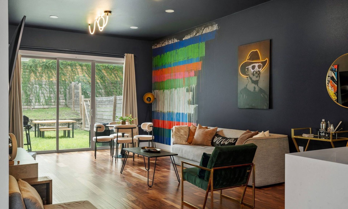 MLK House | 3BR East Austin Unit A - Sleeps 10, Pet Friendly