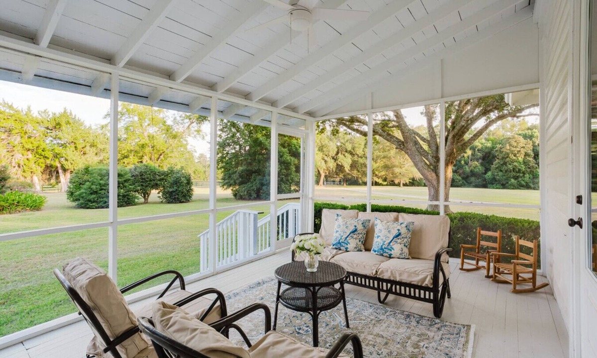 Fowlstown House | 3BR Farmhouse on 85 Acres | Trails & Porch