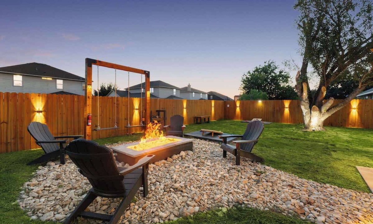 Killeen House | 3BR Smart Home w/Alexa + Backyard Retreat
