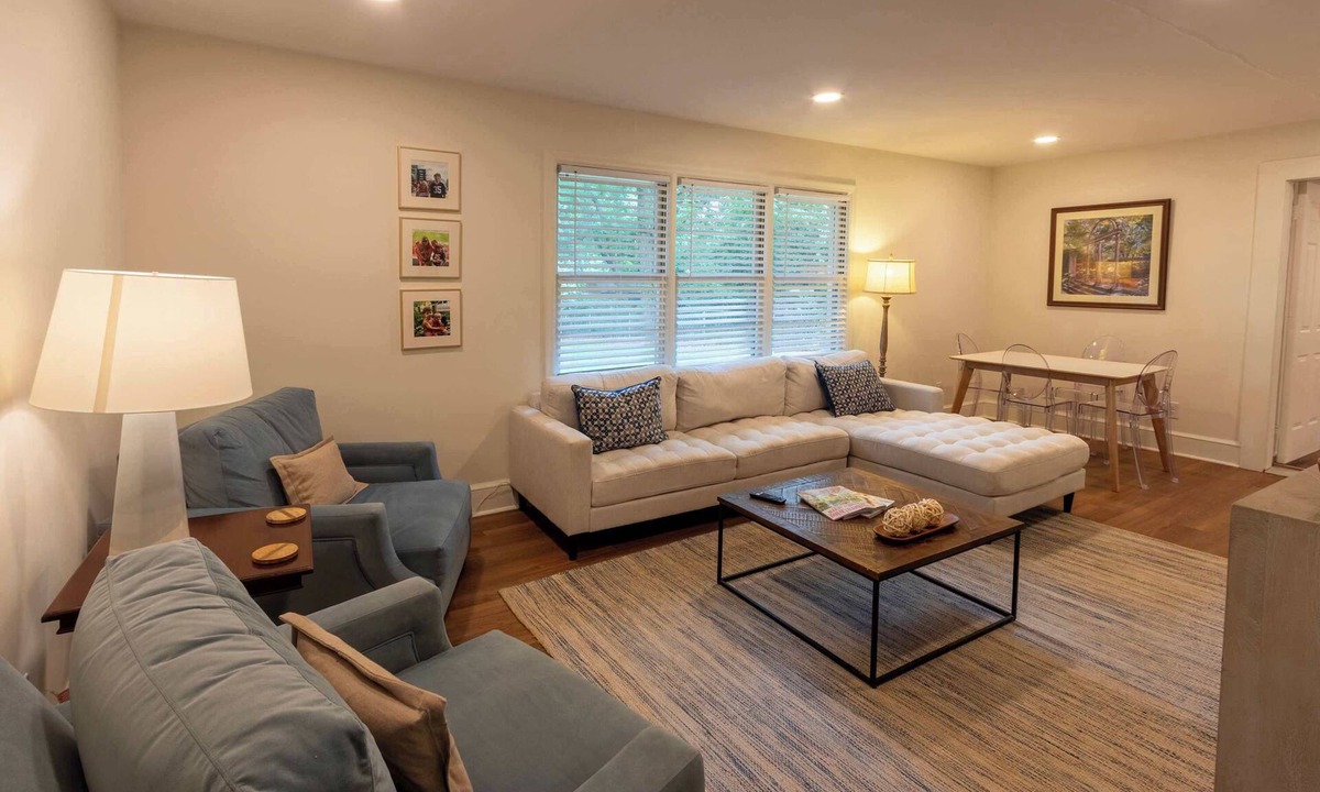 Athens House | 4 BR Sleeps 10 Near UGA & Downtown