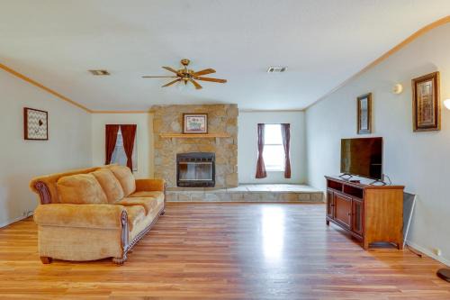 Perry House | 4 Mi to Beach: Perry Home Near Boat Launch