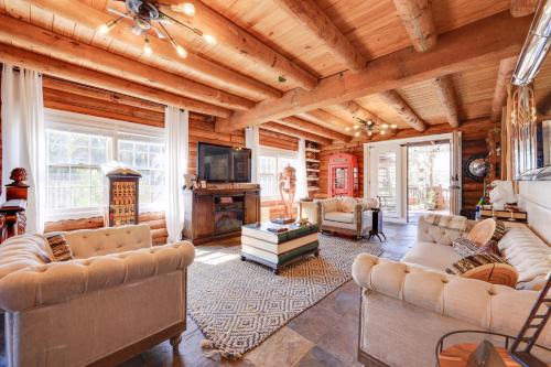 Ponte Vedra Beach House | < 4 Mi to Boat Ramp & Mickler Beach: Unique Cabin