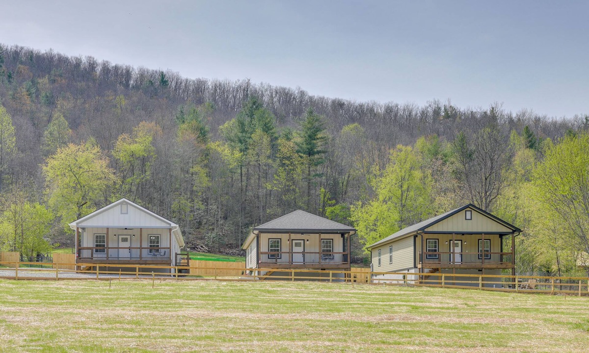 Banner Hill House | 4 Mi to Nolichucky River Adventures! Mtn-View Home