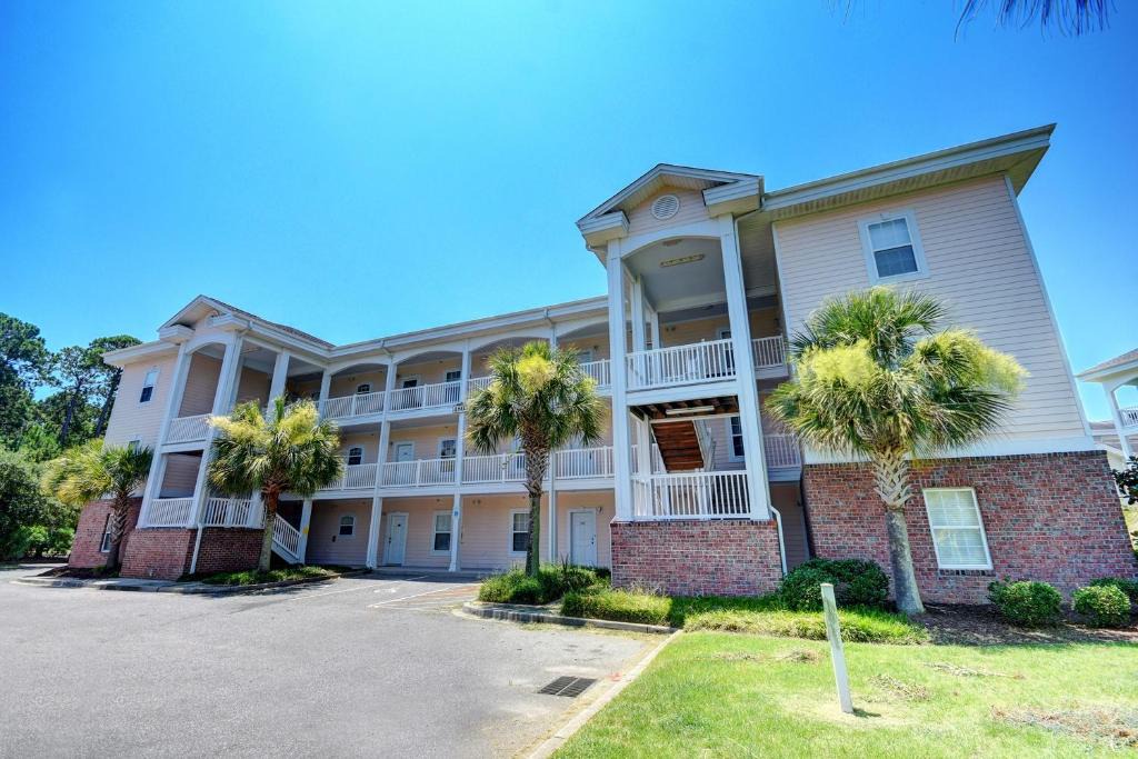 Central Myrtle Beach Apartment | 4803 Bovardia Place #102 condo