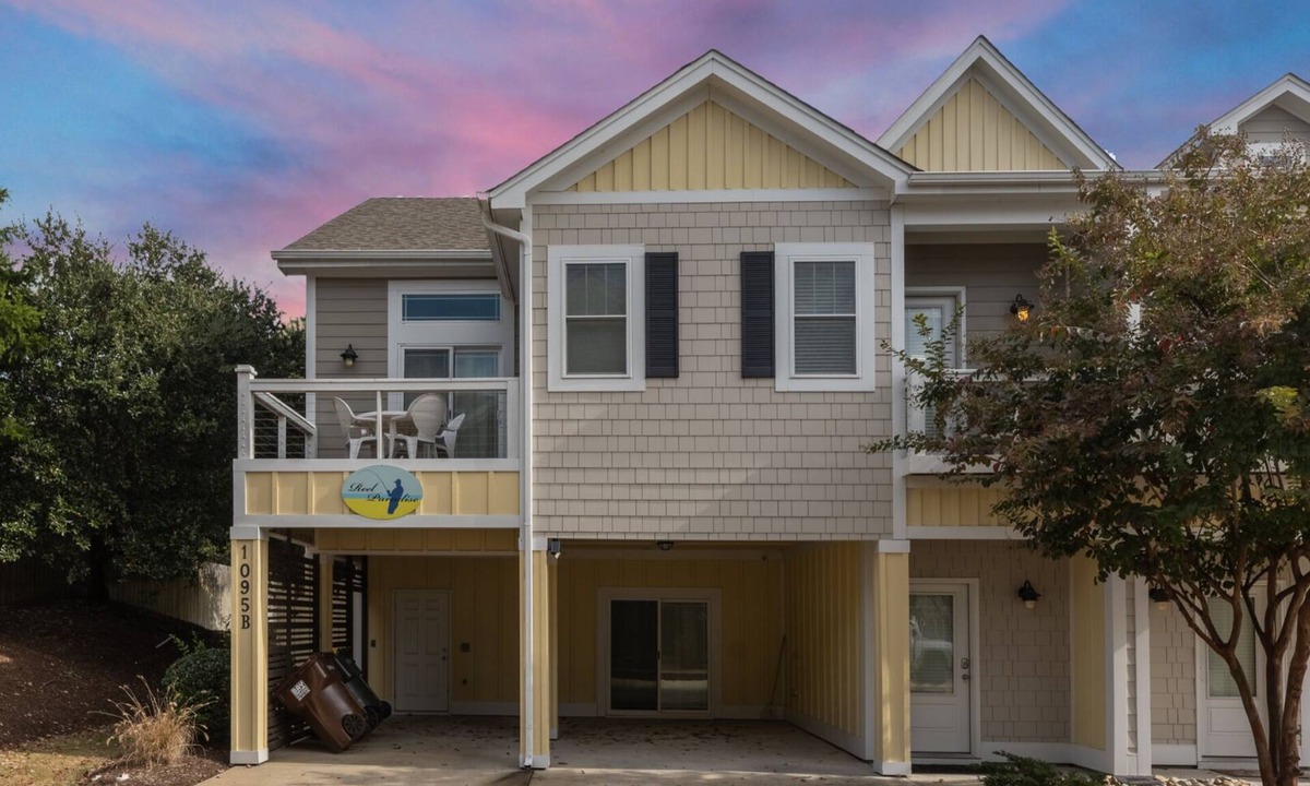 Corolla Light House | 4BR All Ensuite Baths + Bonus Living Area + Hot Tub + Pet-Friendly + Corolla Lt
