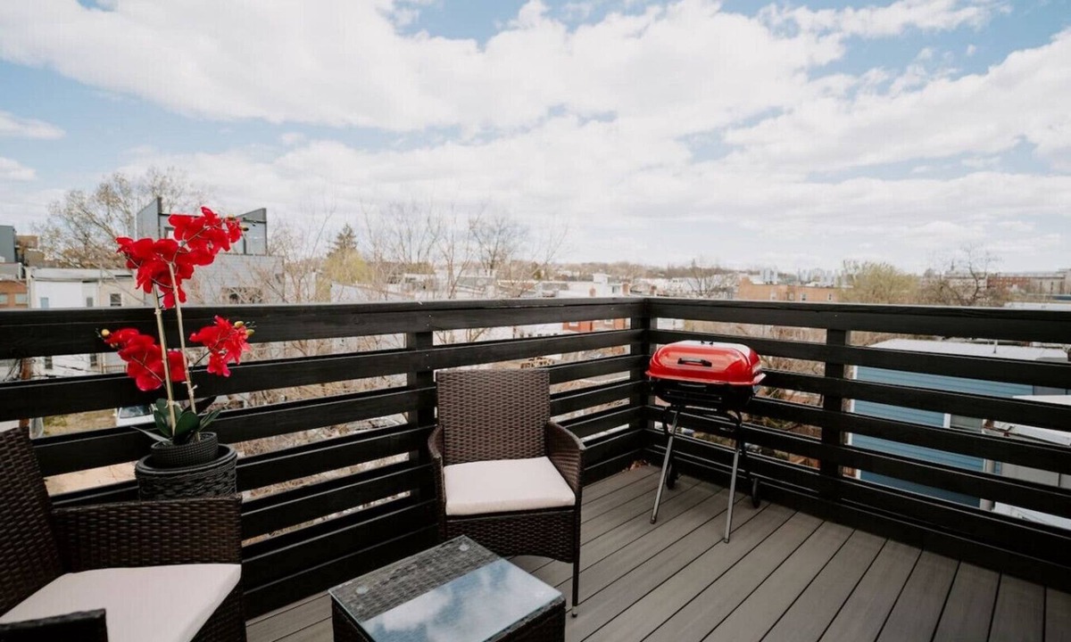 Park View House | 4BR DC Home w/King Bed + Sleeps 12