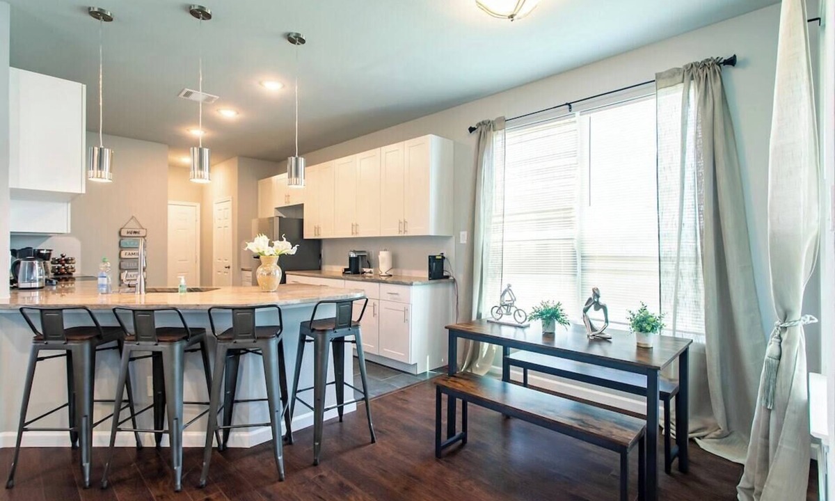 Central Arlington Cottage | 4BR Home in the Heart of Cowboy Nation!