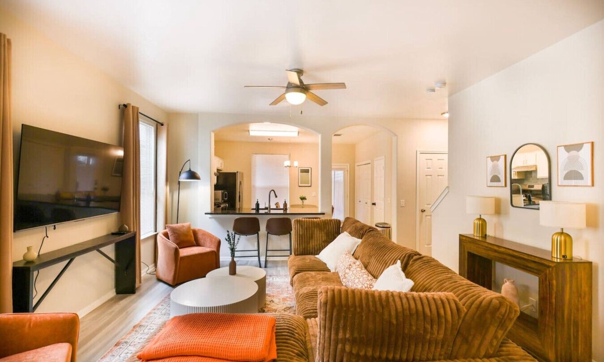 Austin House | 4BR Pet-friendly S. Austin Retreat Near 6th St & Music